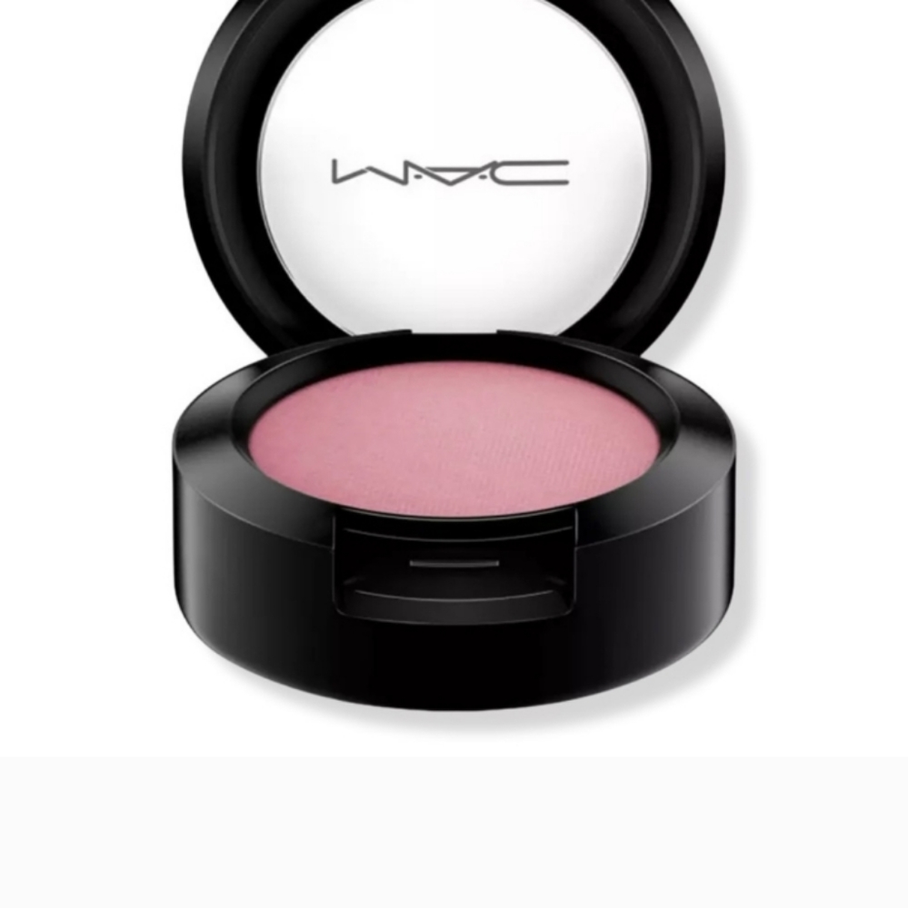 Mac long lasting eyeshadow in girlie nww